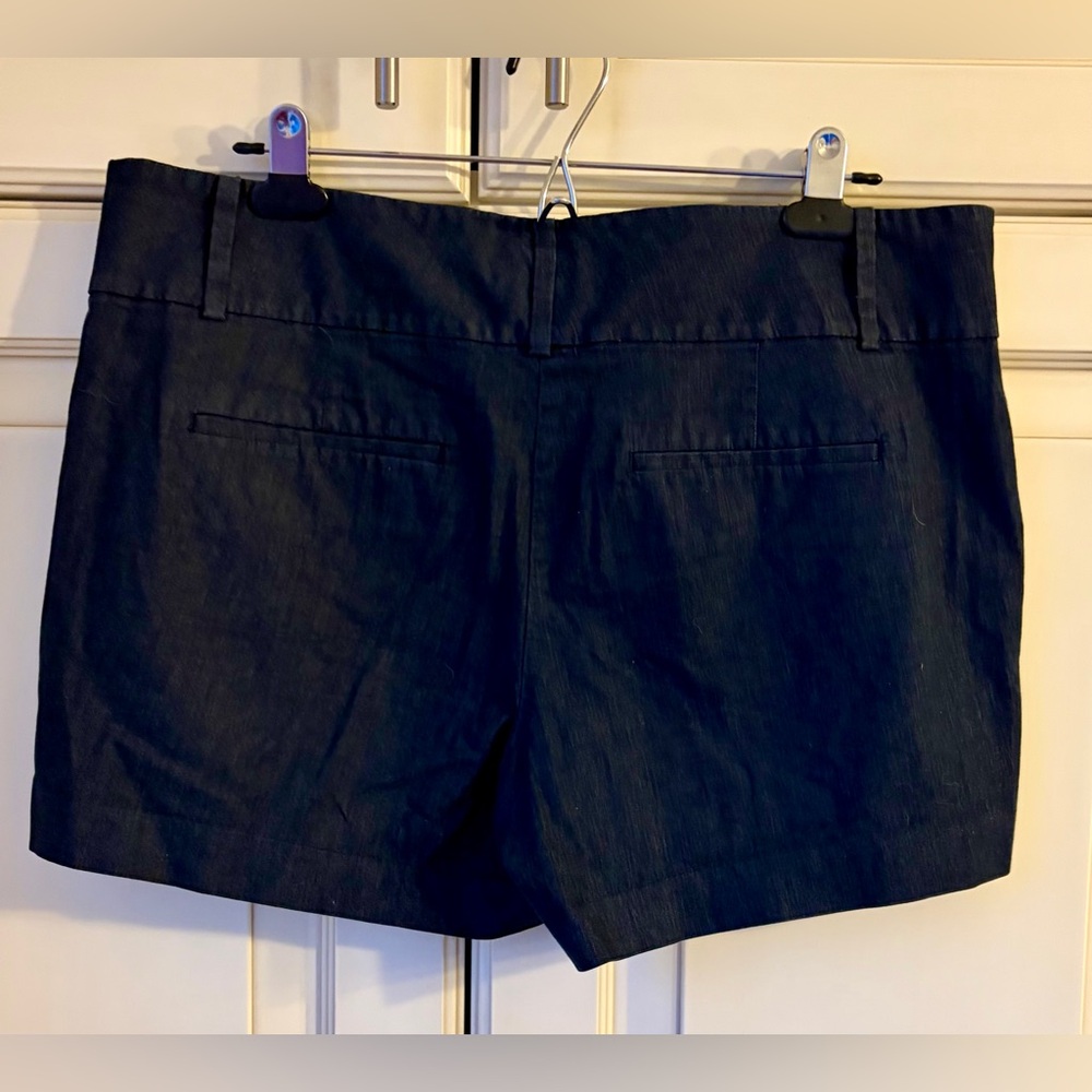 Ann Taylor Navy Women's Shorts. Size 12. Signature fit.